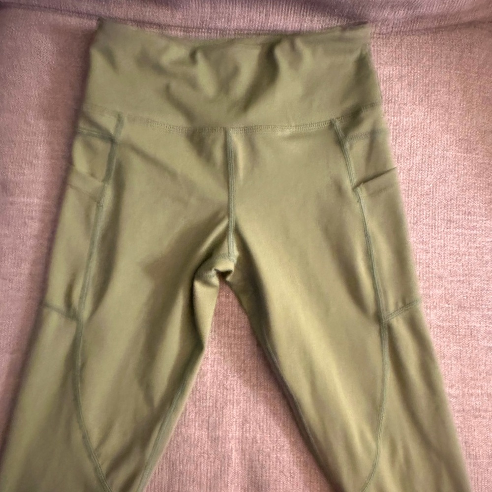 Zyia capris